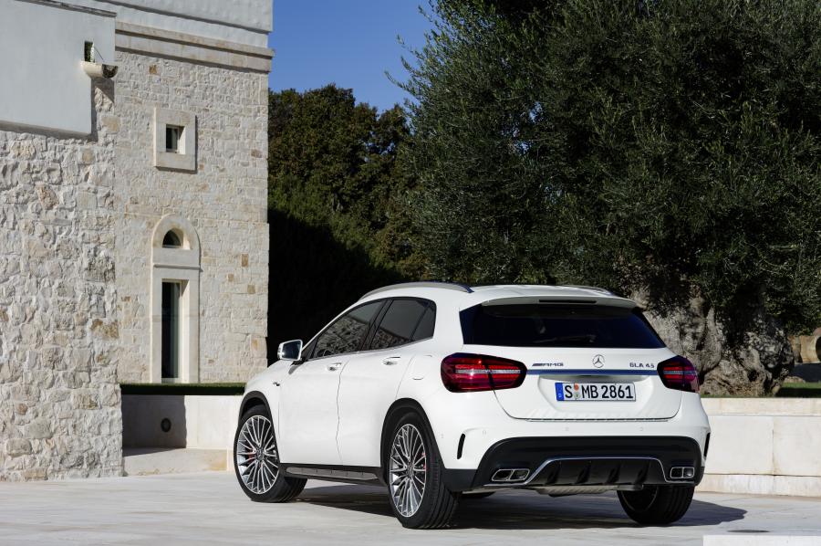 Mercedes-AMG GLA45 4Matic 2017 года  (WW) (фото 16 из 40)